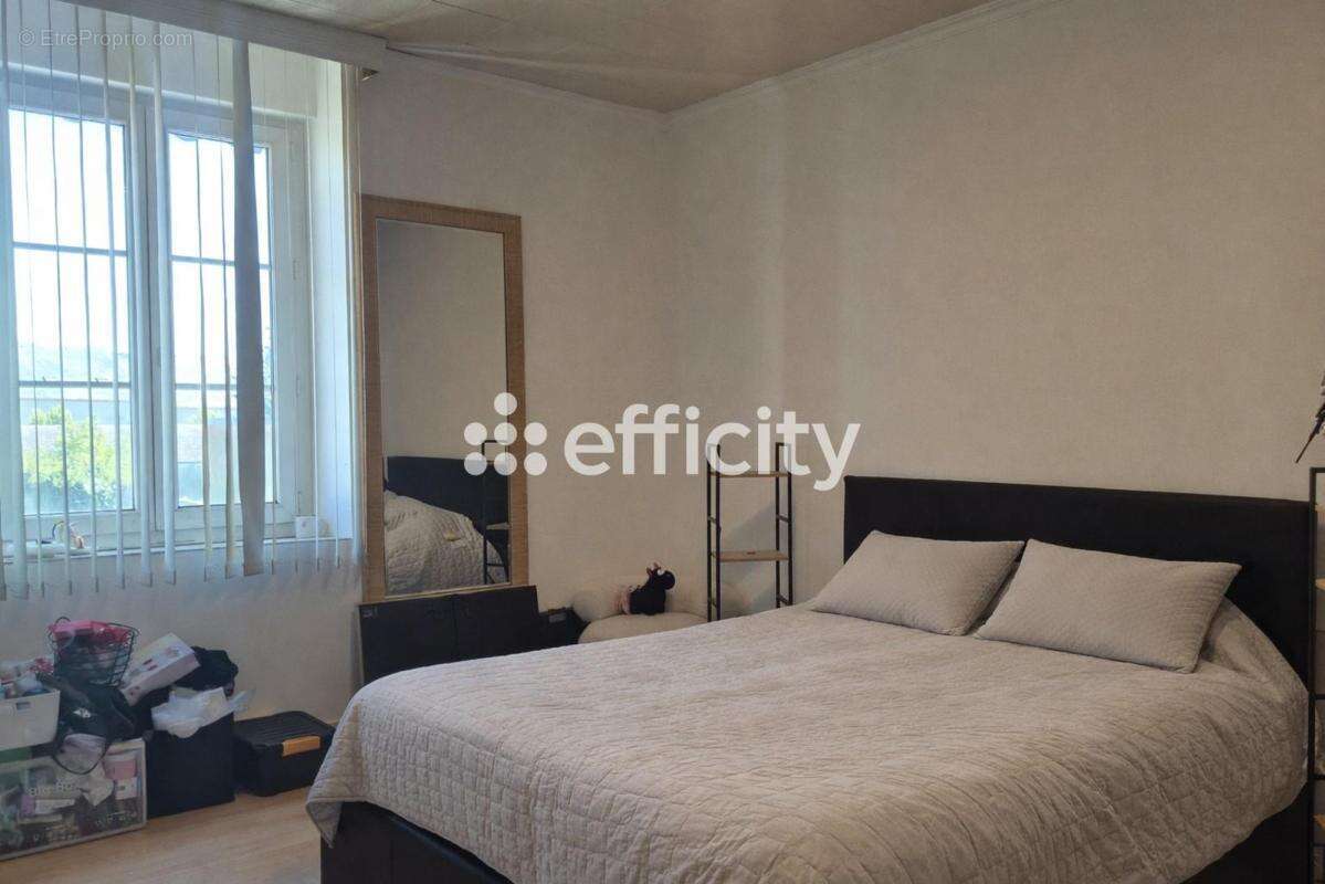 Maison 203 m² à Baule  - photo 5