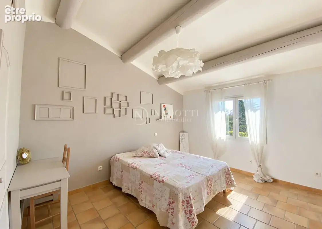Coup de coeur : Maison  de charme Cheval Blanc 6 pièce(s) 175 m2 - photo 9