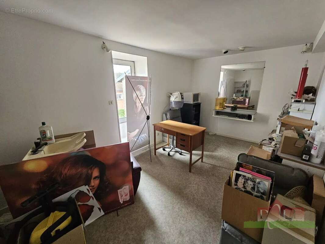 Commerce à EYZIN-PINET