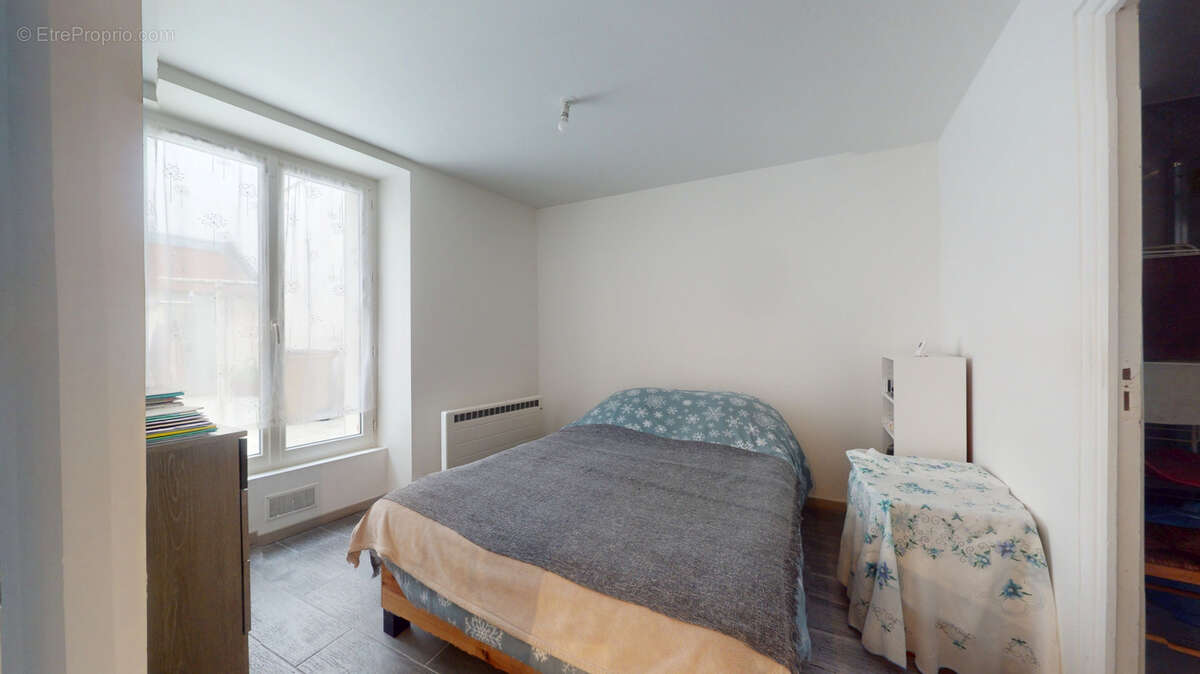 Appartement à LA GARENNE-COLOMBES