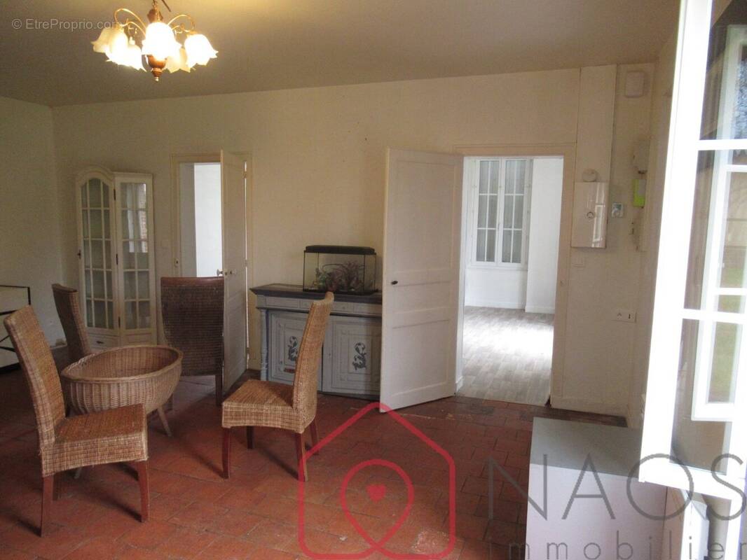 Maison à COURTILLERS