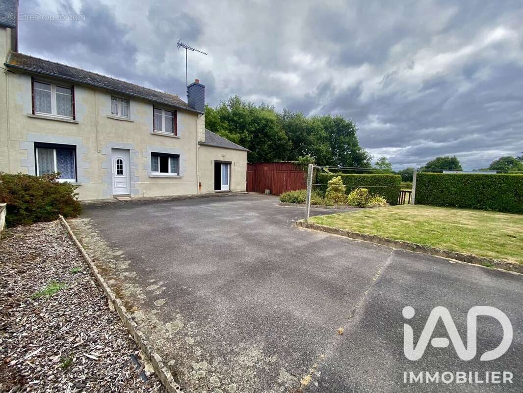 Photo 2 - Maison à PLUMIEUX