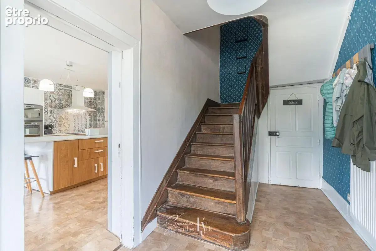 Maison 289 m² à Saint-Gence  - photo 8