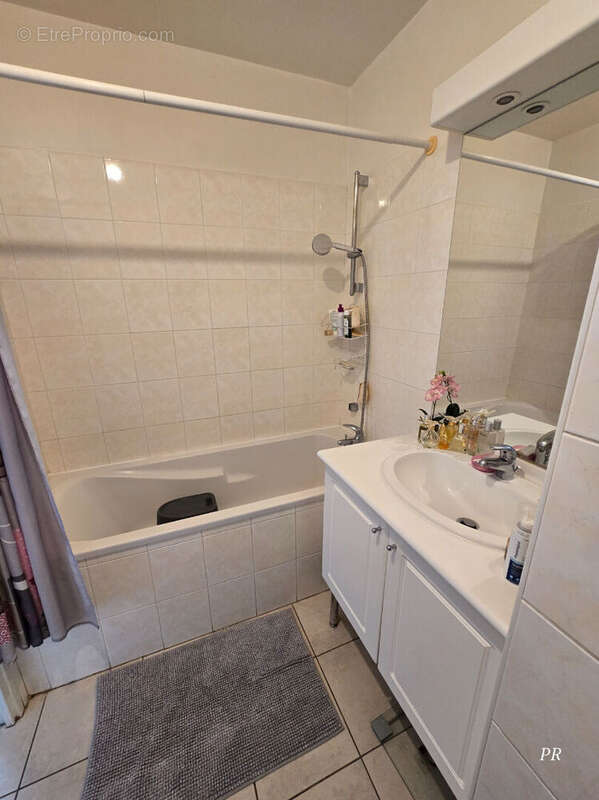 Appartement à LA DESTROUSSE