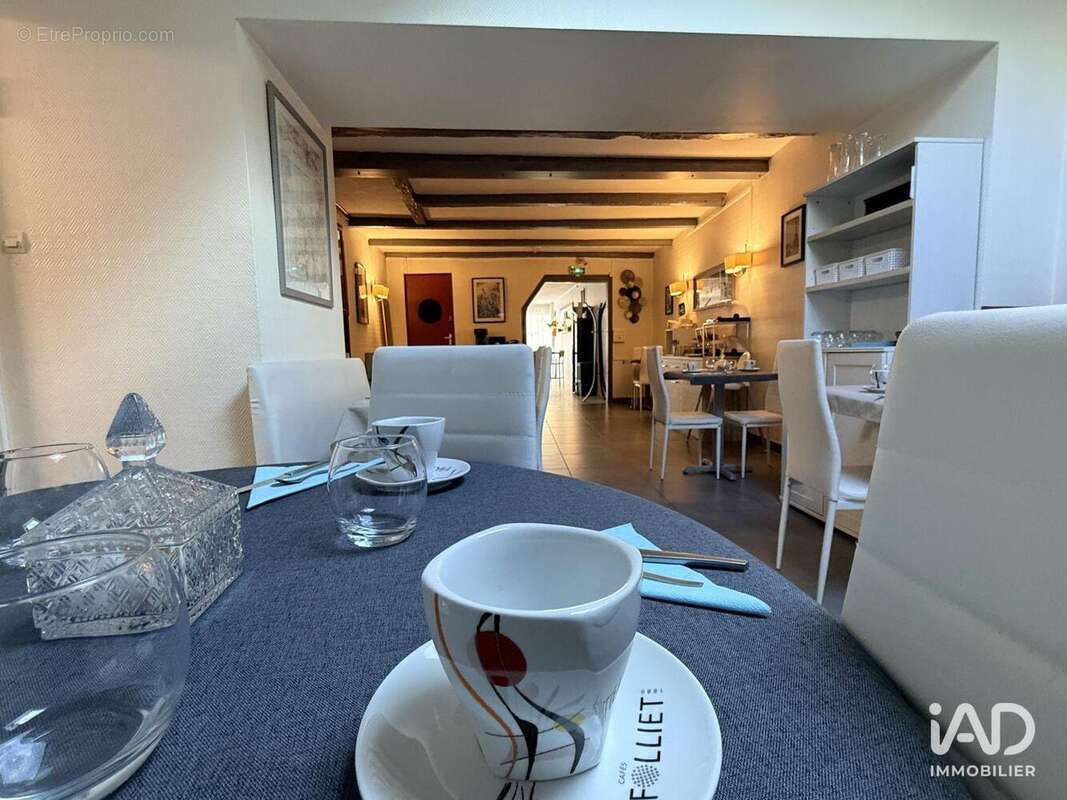 Photo 2 - Commerce à JONZAC