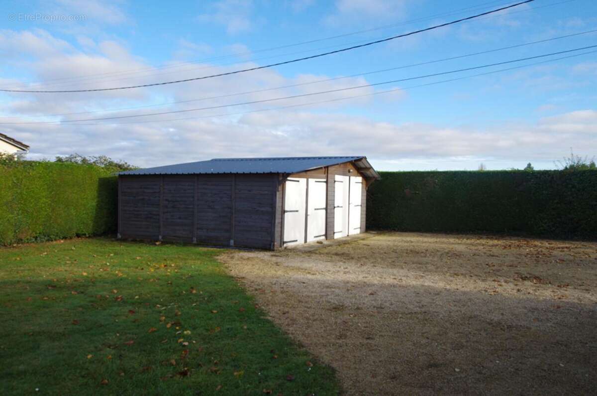 Maison à SAINTE-GENEVIEVE-DES-BOIS