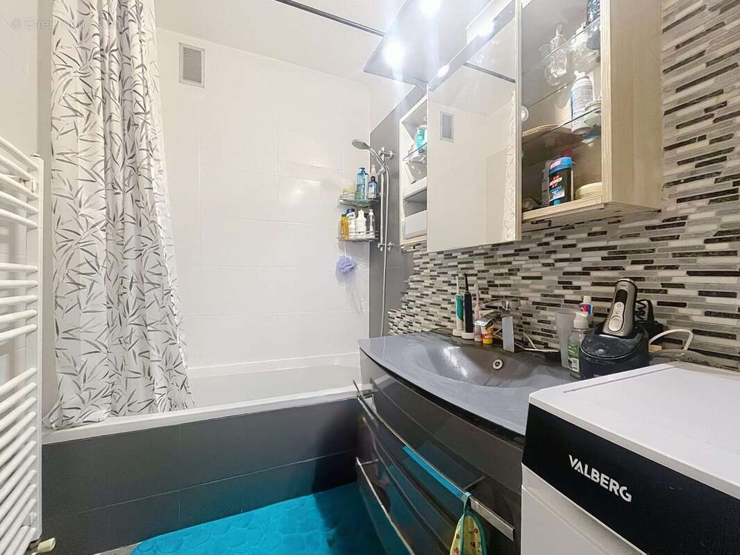 Appartement à LE PONT-DE-CLAIX