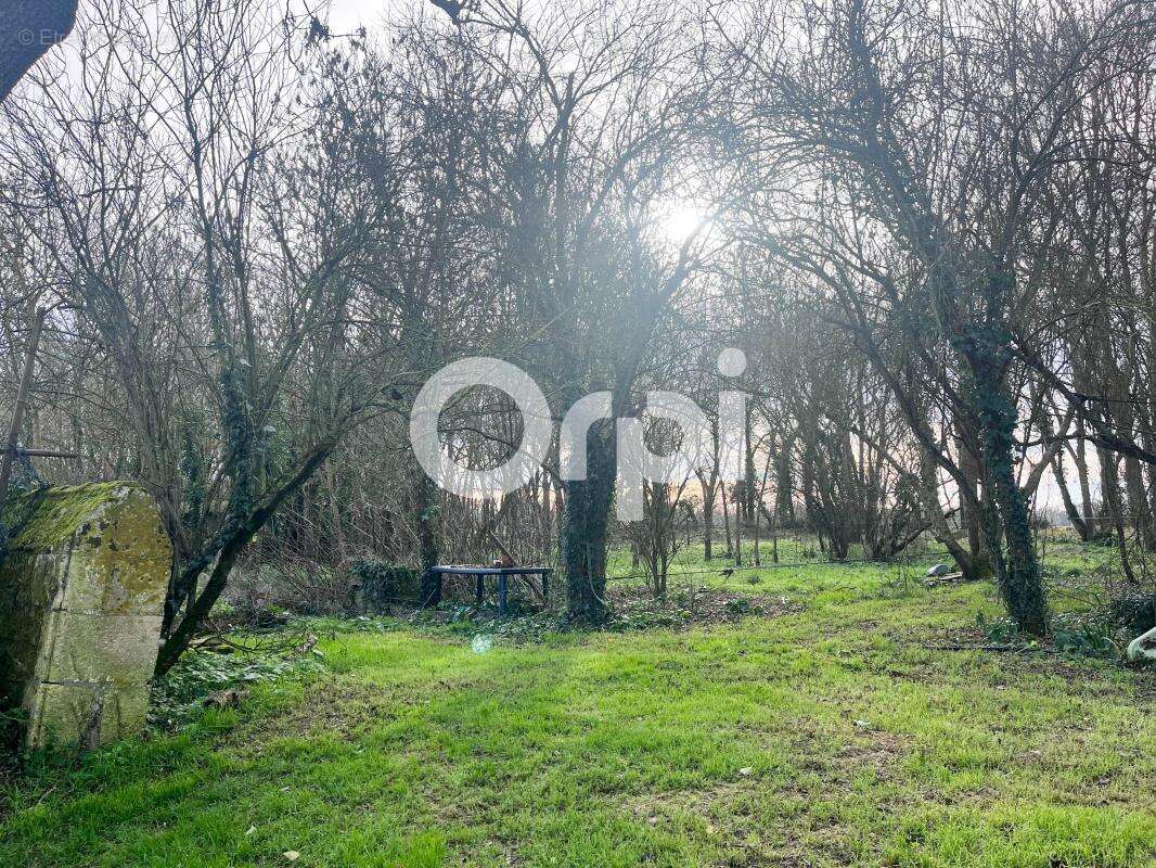 Maison à SAINT-LAURENT-DE-LA-PREE