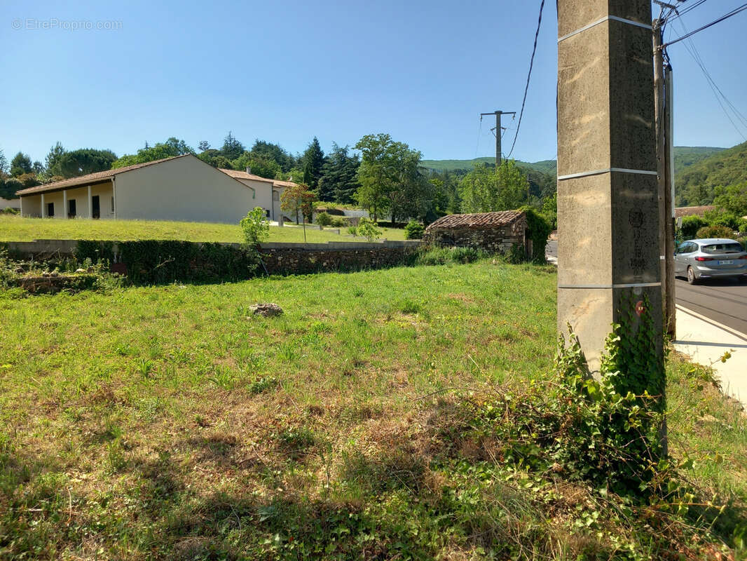 Terrain à LE POUJOL-SUR-ORB