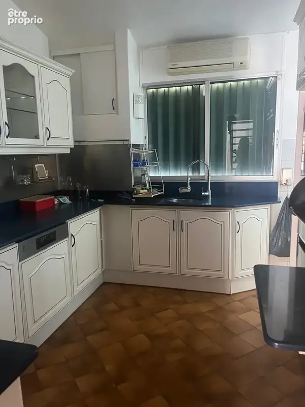 Maison individuelle T6 avec dépendances   La Jaille, Baie-Mahault (97122) - photo 9