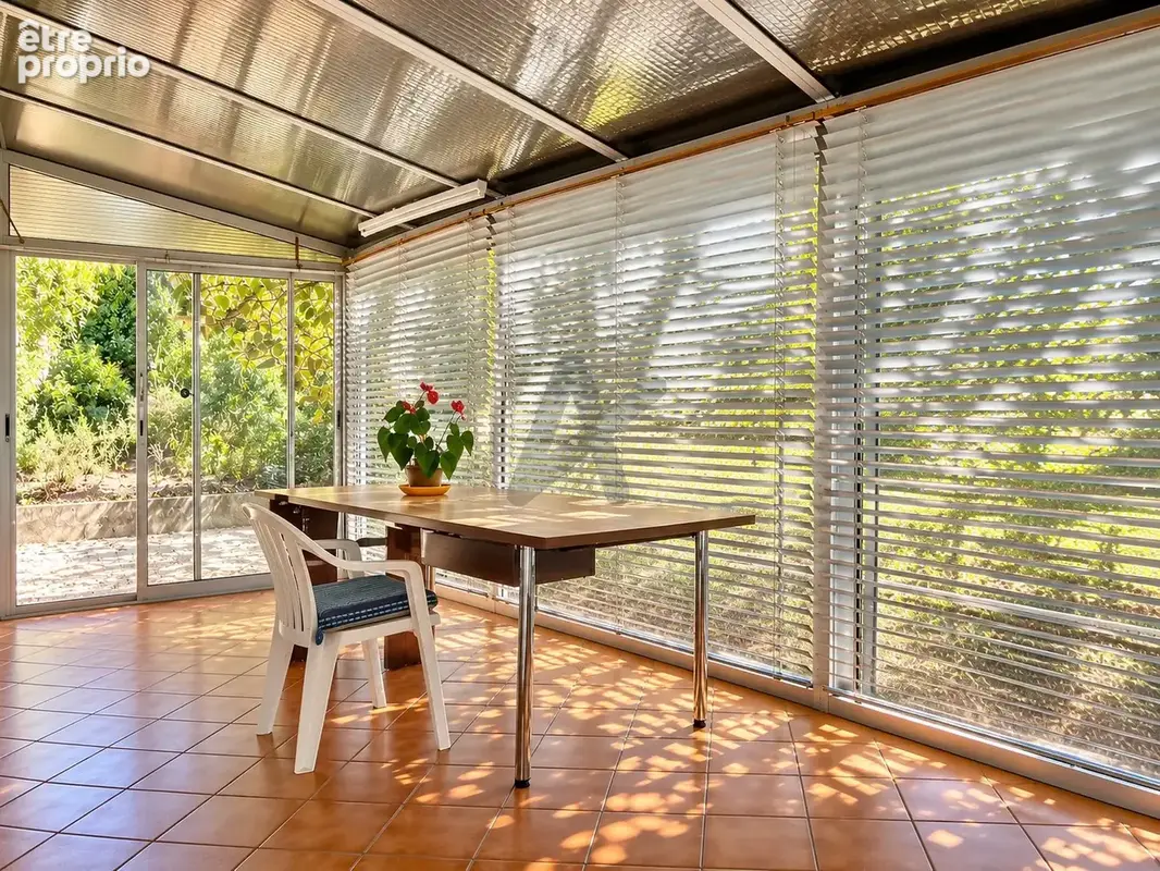 Maison de plain-pied avec superbe jardin et vue panoramique remarquable - photo 11