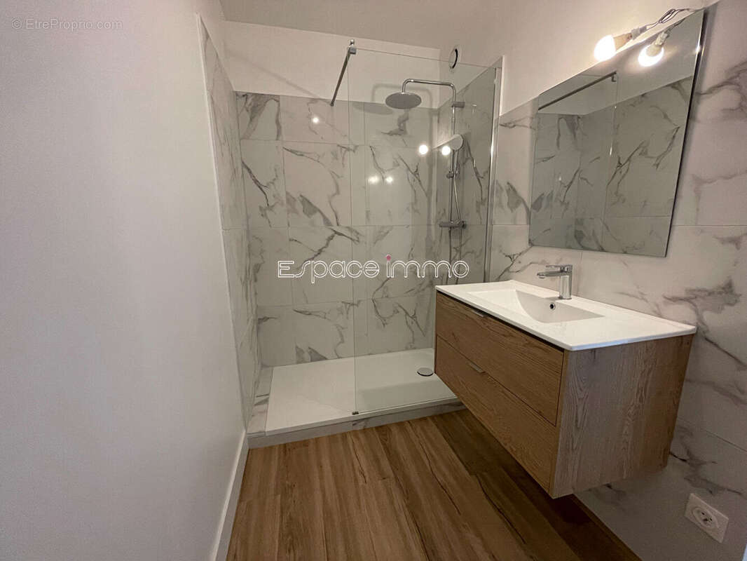 Appartement à MONT-SAINT-AIGNAN