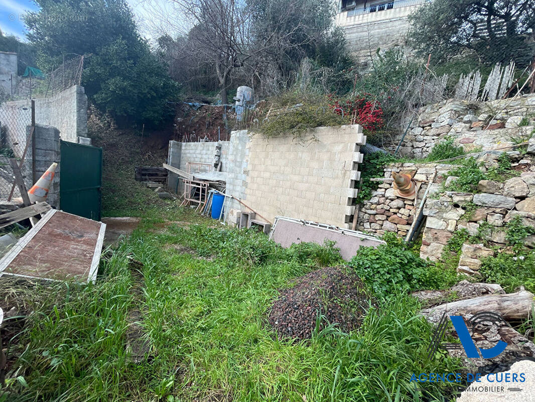 Terrain à CUERS