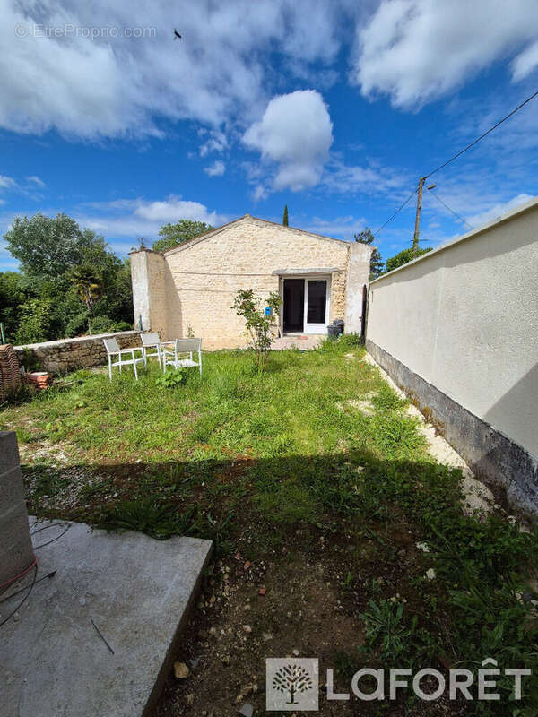 Maison charentaise Saint Savinien - photo 2
