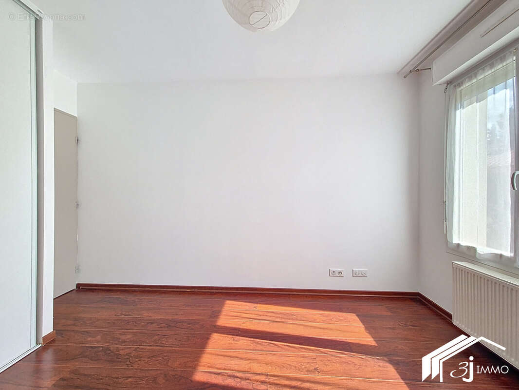 Maison à LA SALVETAT-SAINT-GILLES