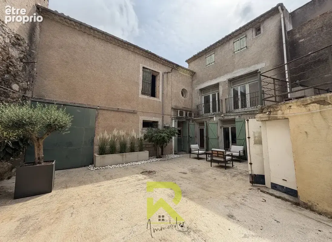 Maison de ville a renover - fort potentiel - garages cour - photo 11