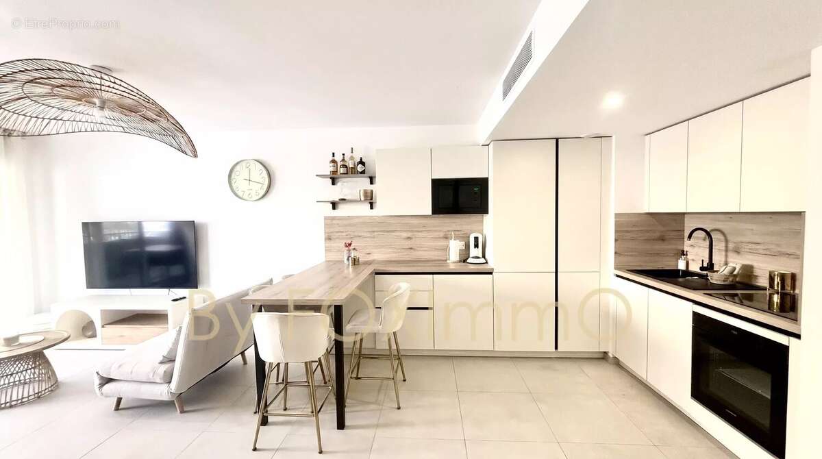 EXCLUSIF ! VILLENEUVE LOUBET - 2 Pièces - Résidence LUXE - Rooftop piscine avec vue mer - parking -calme - Faibles Charges - photo 6