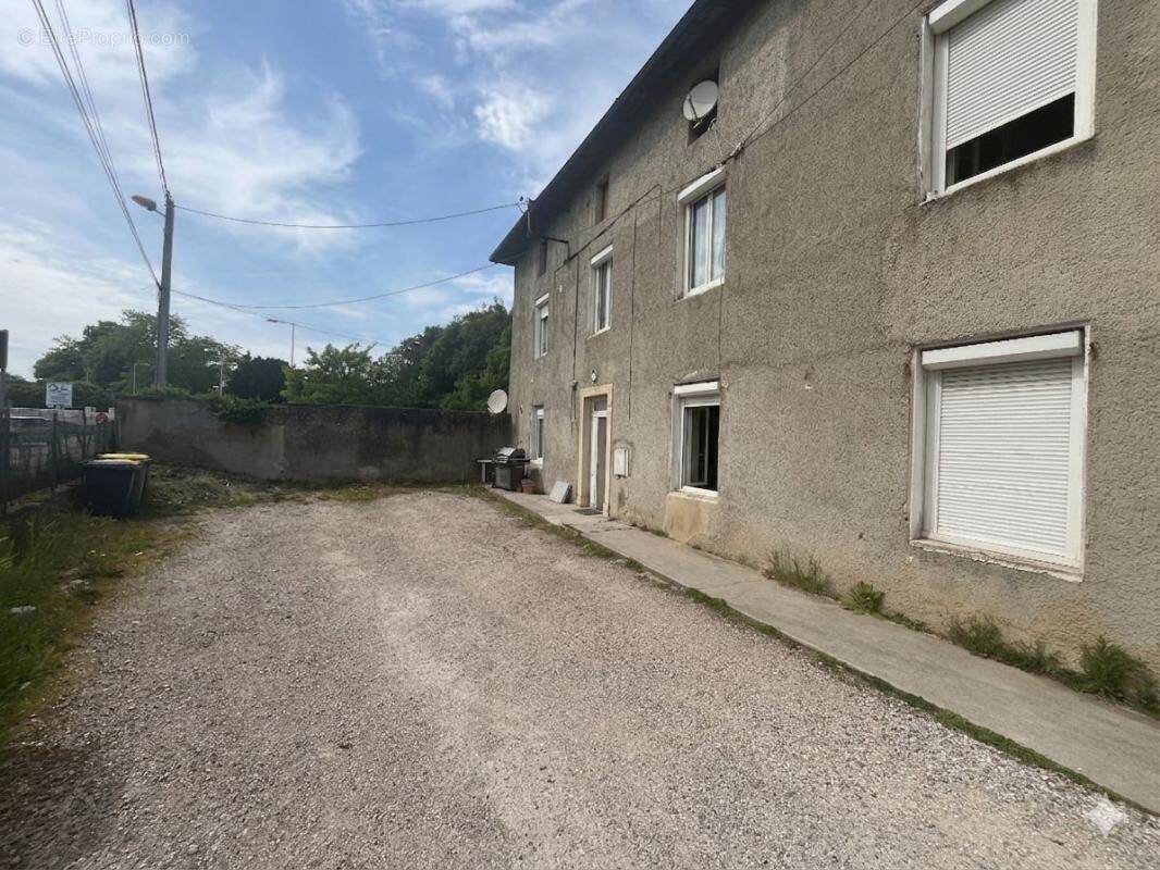 Appartement à CHARVIEU-CHAVAGNEUX