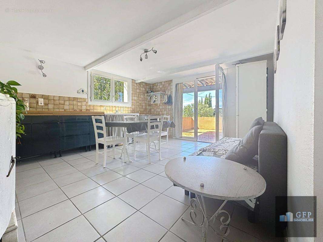 Maison à CARQUEIRANNE