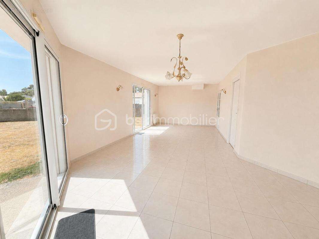 Plain-pied de 85m2 sur 2 000 m² de terrain constructible - photo 4