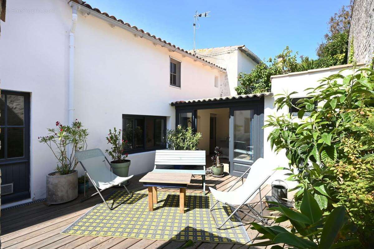 Maison à SAINT-CLEMENT-DES-BALEINES