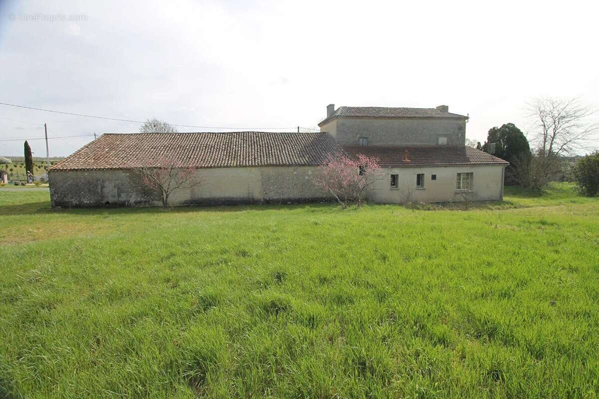 Maison à SAINT-AUBIN-DE-LANQUAIS
