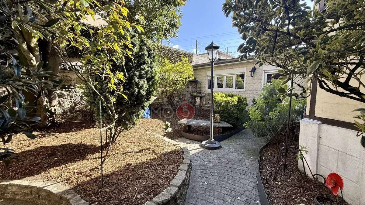 Maison à VILLEMOMBLE