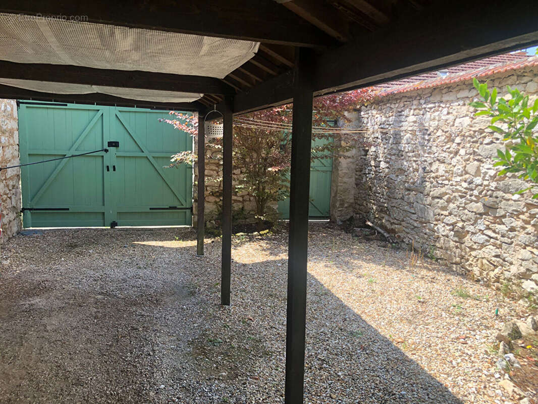 Maison à GOMMECOURT