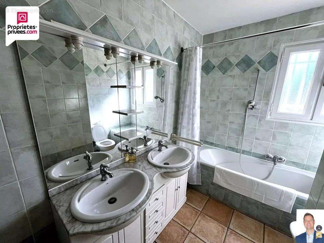 Maison à SAINT-CEZAIRE-SUR-SIAGNE