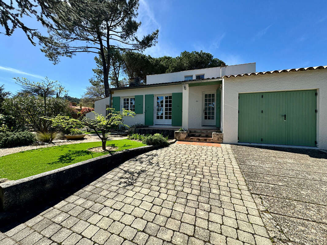Maison Bagnols Sur Cèze - 7 pièces- 153 m² - photo 17
