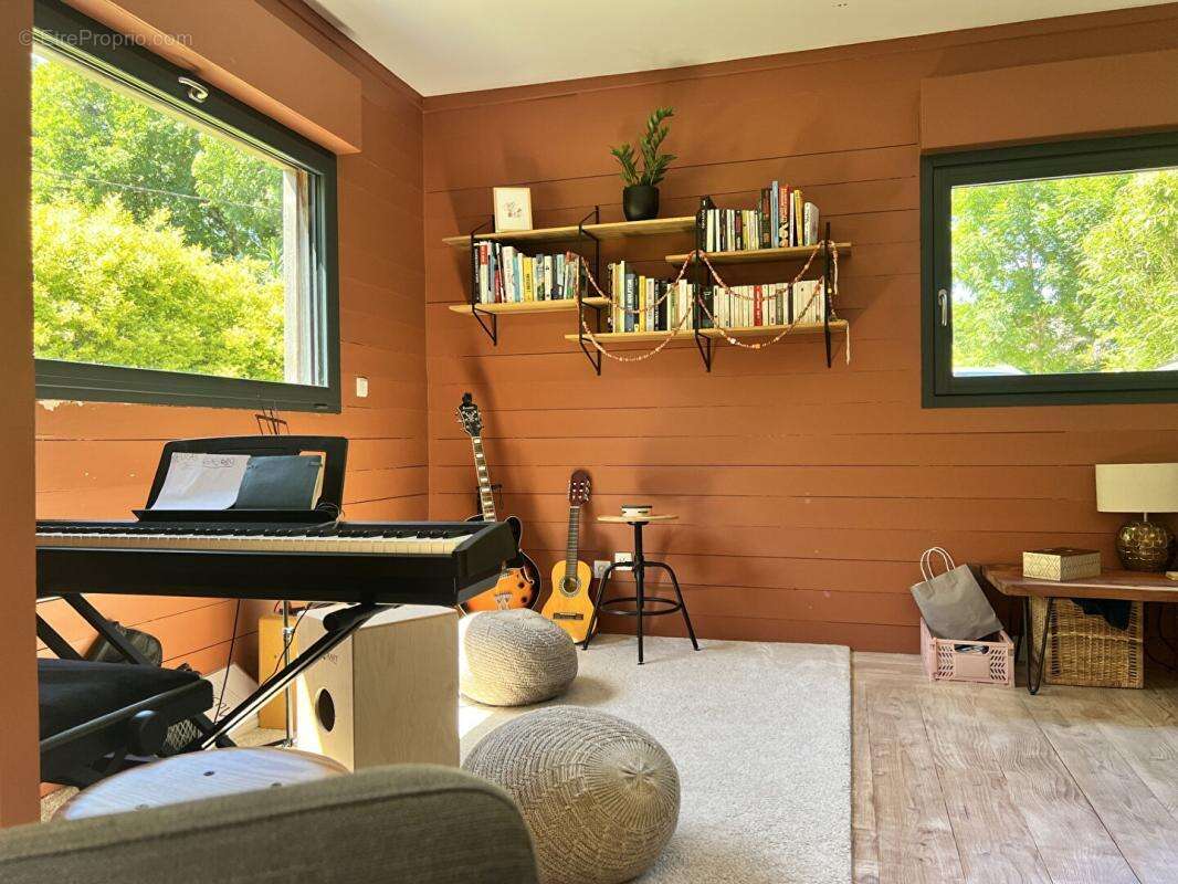 "La Canopée" Spacieuse maison en bois - BRECH - photo 7