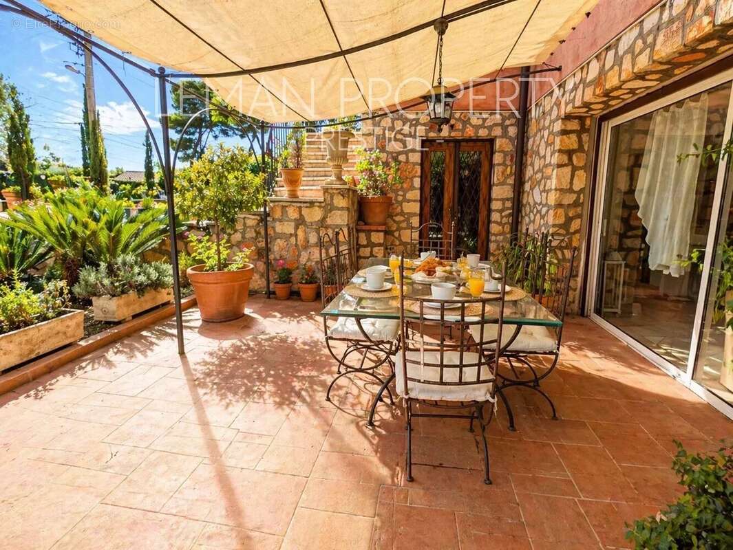Maison à MOUGINS