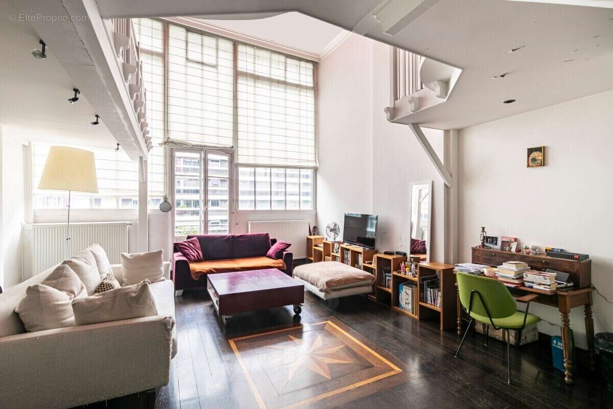 Appartement à PARIS-16E