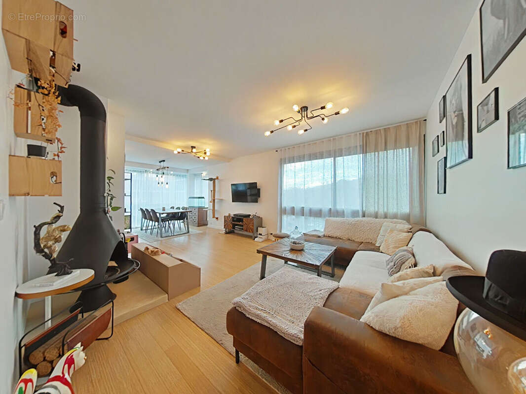 Appartement à FONTENAY-LE-FLEURY