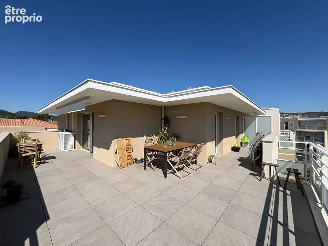 HYERES - Appartement T4 - 83 m² - Terrasse 50 m² - Stationnements - photo 14