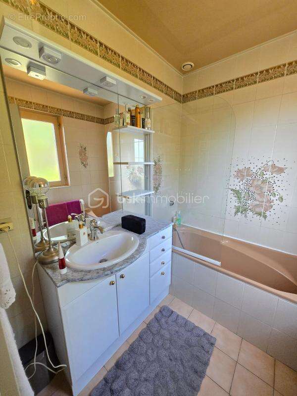 Maison à COULANGES-LES-NEVERS