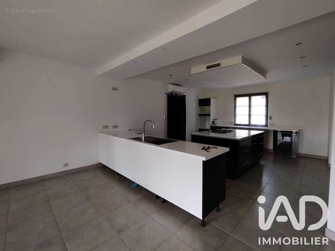 Maison 180 m² à Cressensac  - photo 4