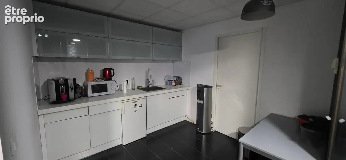 Bureaux de standing   246 m2   vue montagne & archipel    10 places de stationnement - photo 7