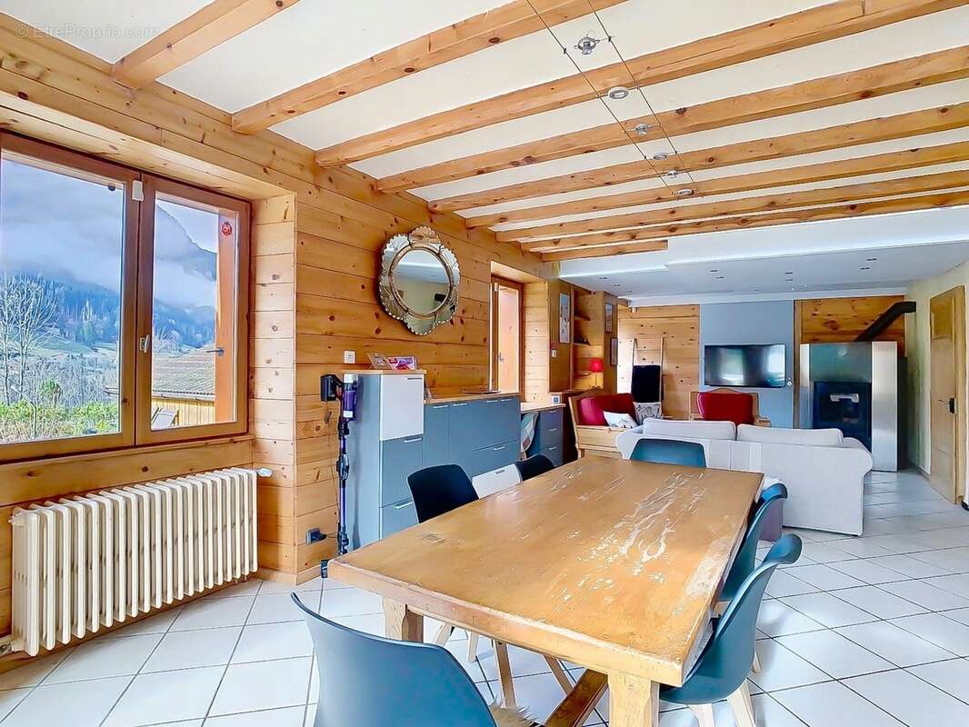 chalet rénové avec vue panoramique, mazot, sauna et fort potentiel – Glières-Val-de-Borne (74) - photo 4