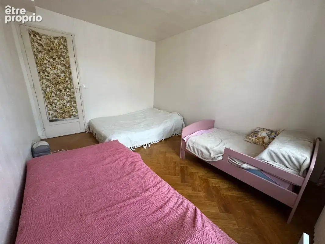 Maison en vente idéalement située et à seulement 5 minutes à pied de la gare pour Paris - photo 7