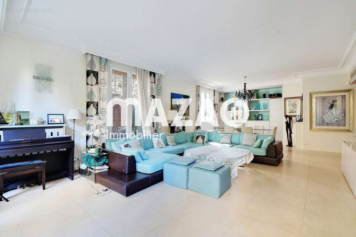 Appartement à NEUILLY-SUR-SEINE