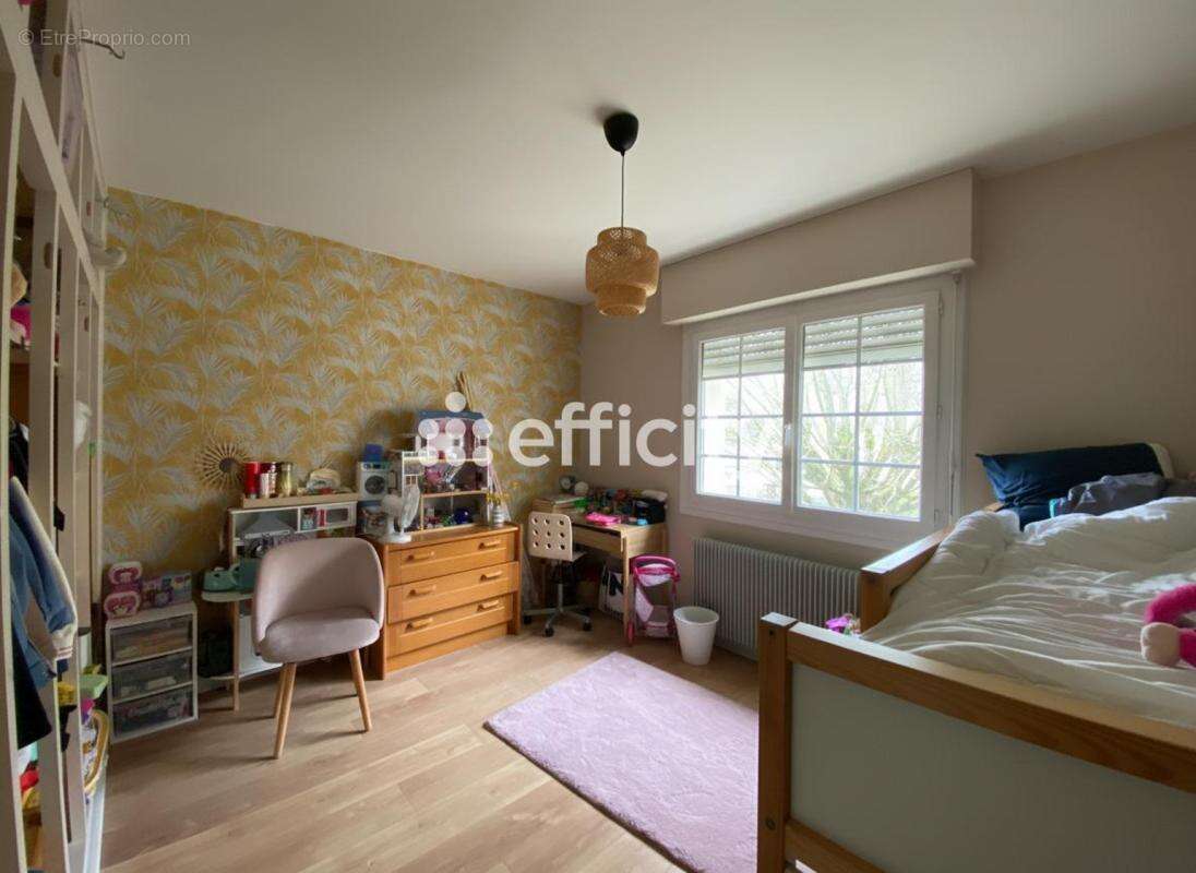 Maison 161 m² à Saint-Andre-De-Cubzac  - photo 6