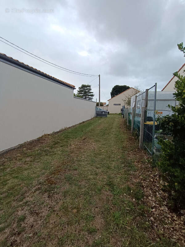 Terrain à LA PLAINE-SUR-MER