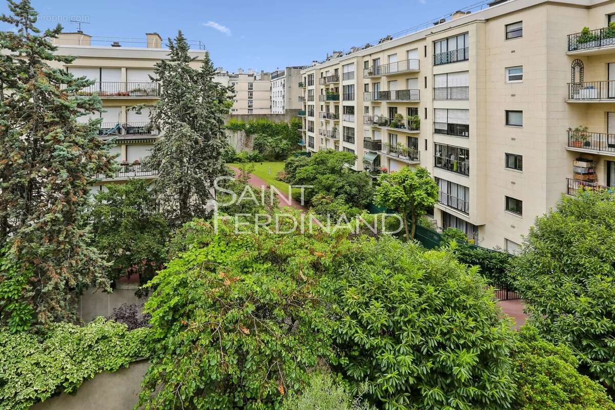 Appartement à NEUILLY-SUR-SEINE