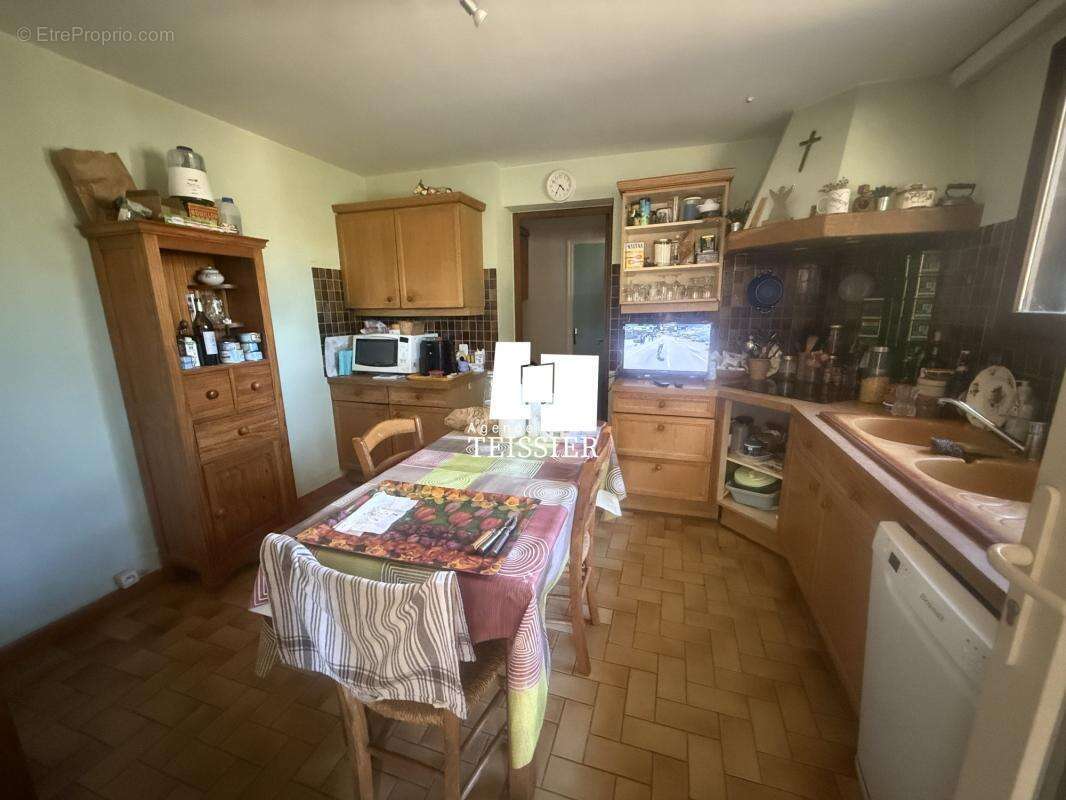 Sud Ardèche : 07260 Rosieres, Villa avec piscine sur 6800 m² - photo 9