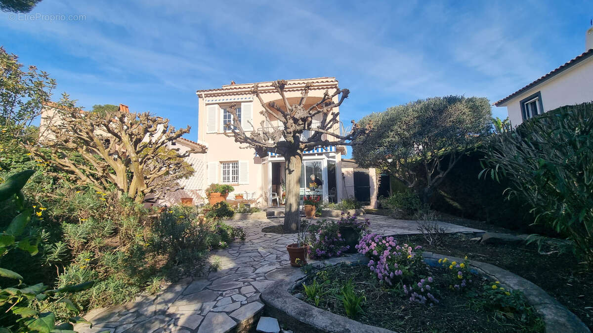 Maison à SAINT-RAPHAEL