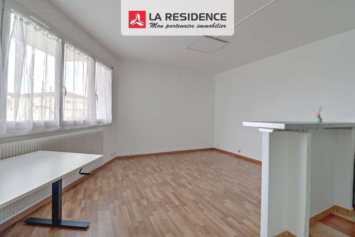 Appartement 30 m² à Poissy  - photo 2