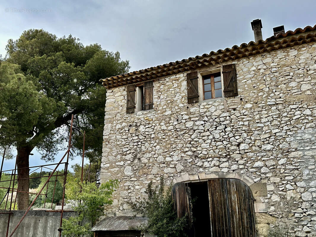 Maison ancienne sur les hauteurs de Ventabren - photo 3