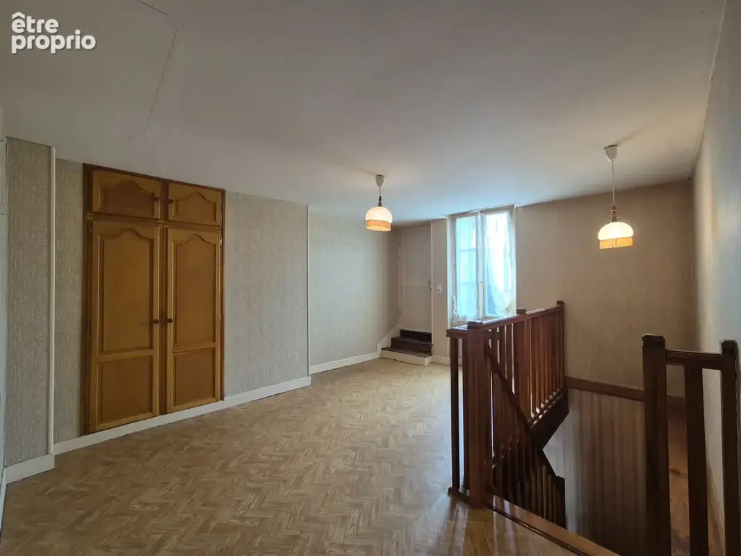 Indre (36) : maison de bourg à vendre 6 pièces de 156 m2 Véranda jardin clos et appartement supplémentaires ! - photo 9