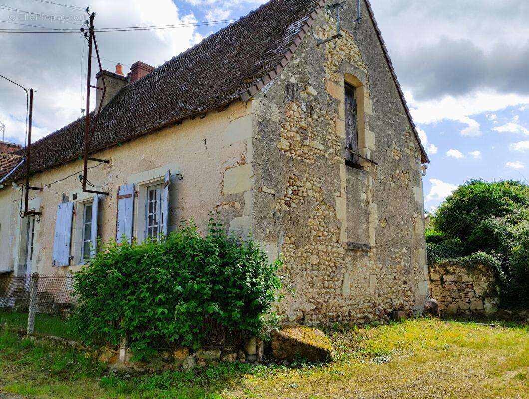 Maison à YZEURES-SUR-CREUSE